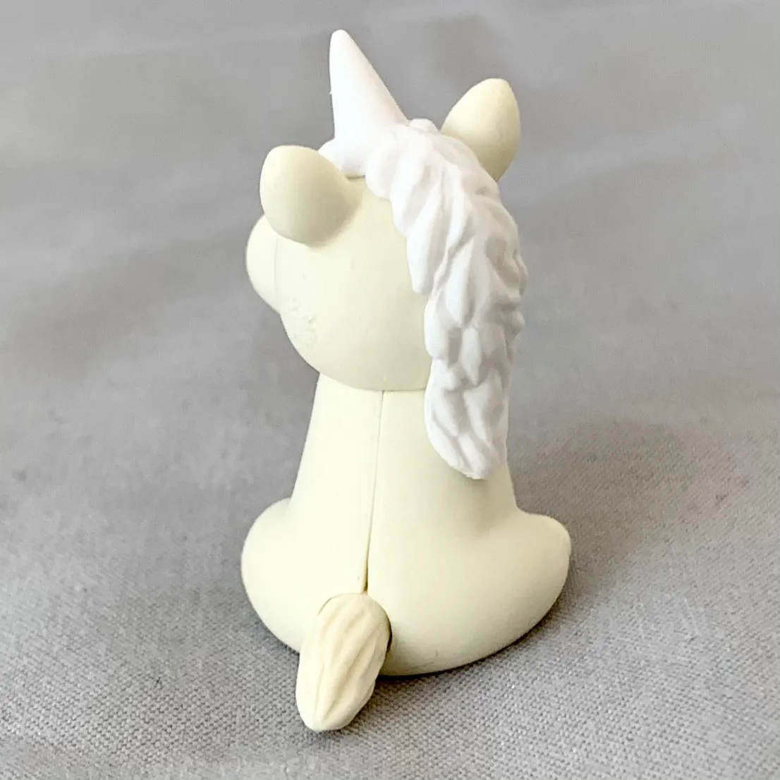 380561 WHITE UNICORN ERASER-30