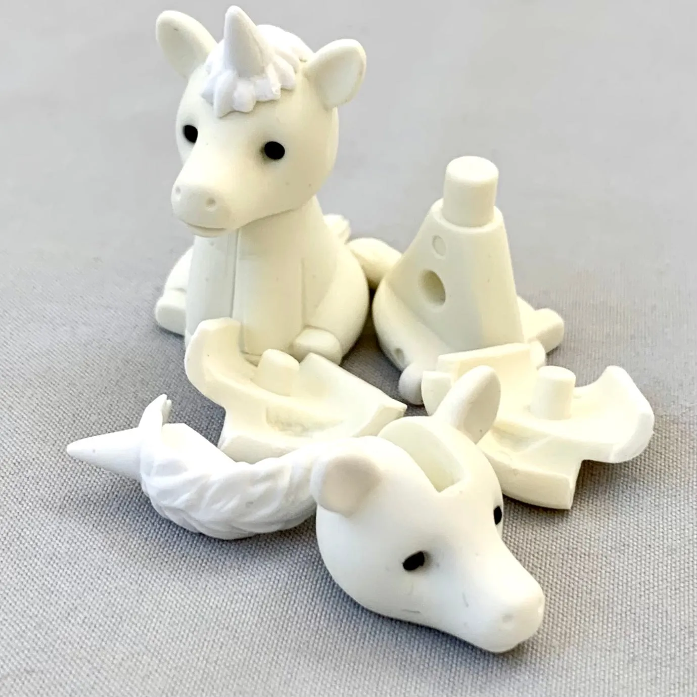 380561 WHITE UNICORN ERASER-30