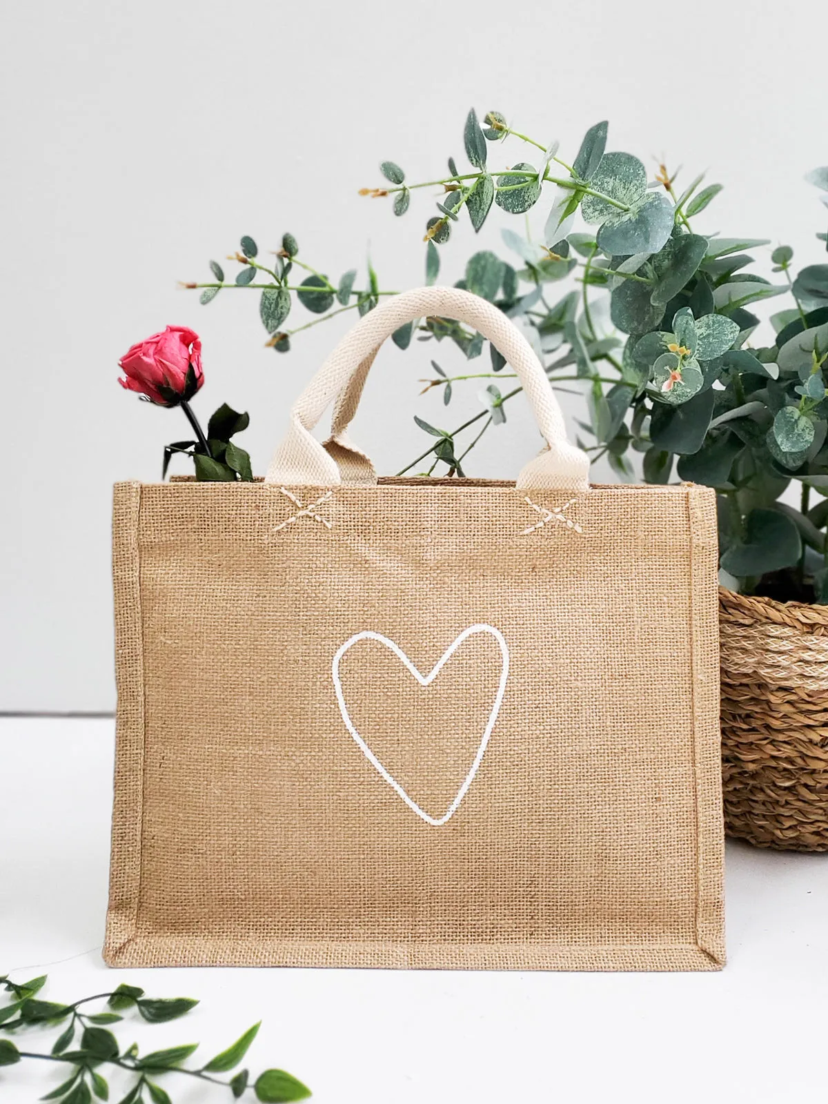 Eco-Friendly Jute Gift Bag: Sustainable and Stylish