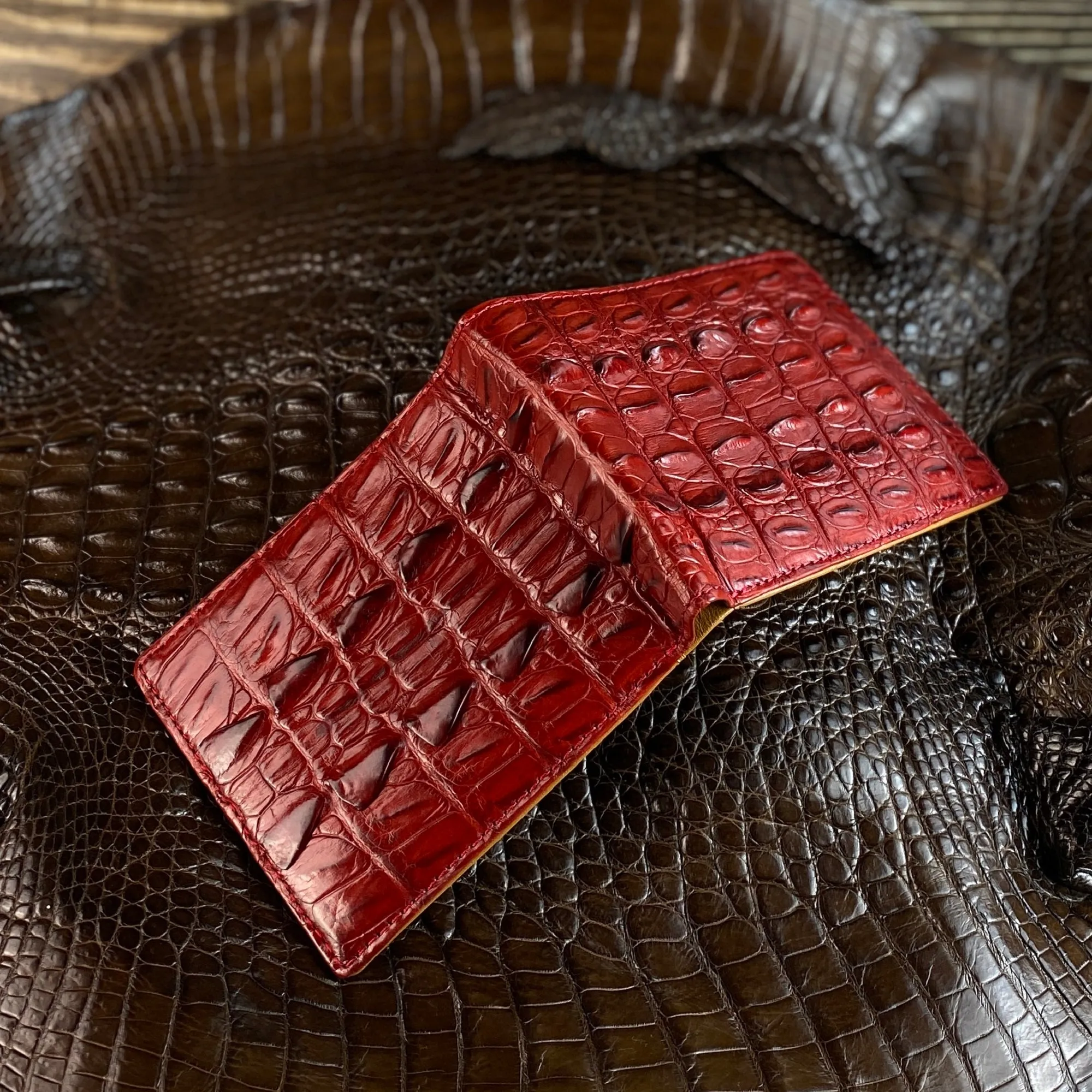 Red Alligator Tail Leather Bifold Wallet For Men RFID Blocking | VINAM-103