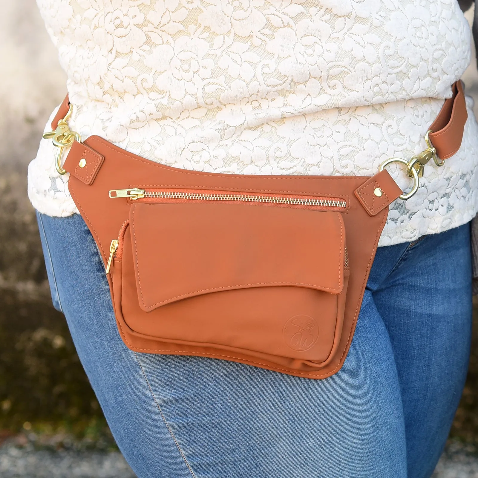 Saddle Brown Vegan Leather Hip Bag (Gold)