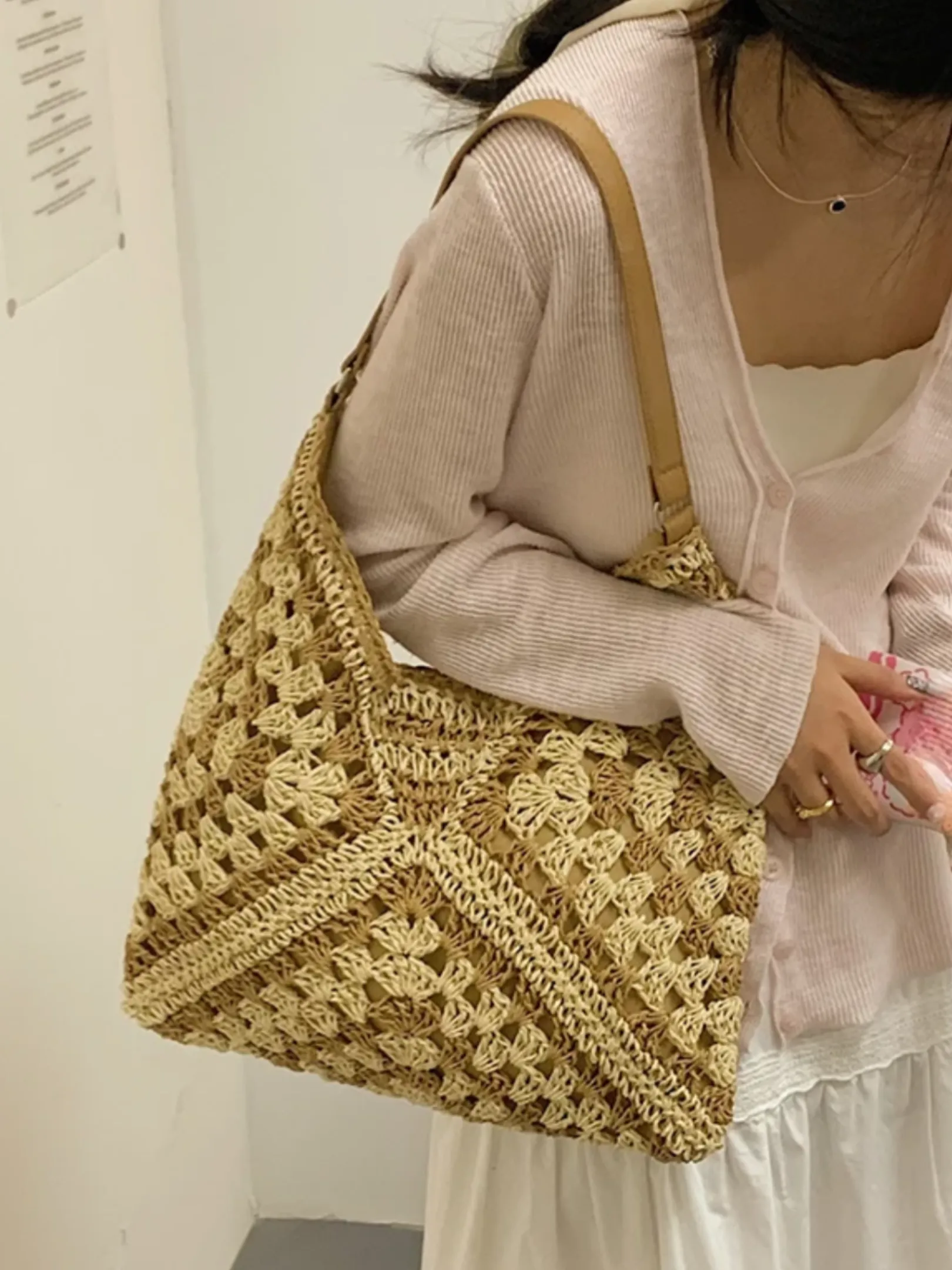 Woman’s Straw Tote Bag Brown/Natural or Blk/Natural